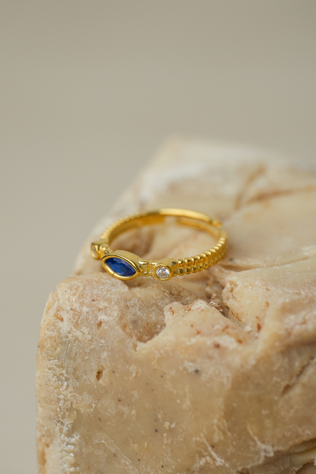 Eva Navy - Gold
